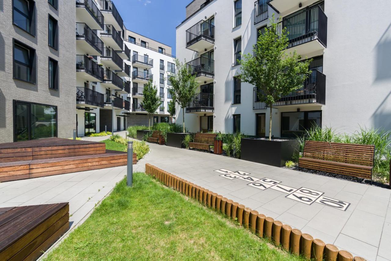 Esencja Apartments With Free Parking Garbary 104 By Noclegi Renters Poznań Esterno foto