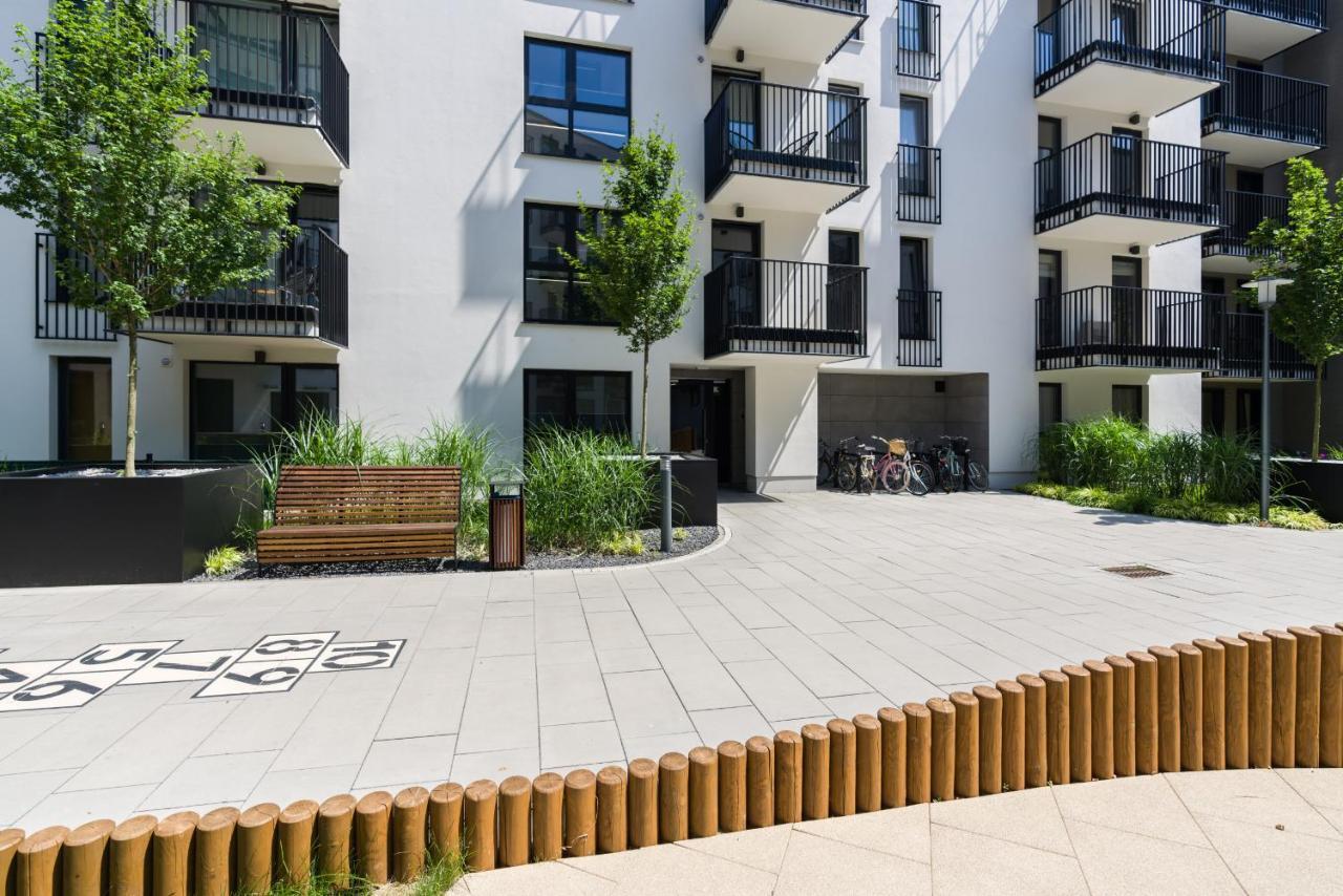 Esencja Apartments With Free Parking Garbary 104 By Noclegi Renters Poznań Esterno foto