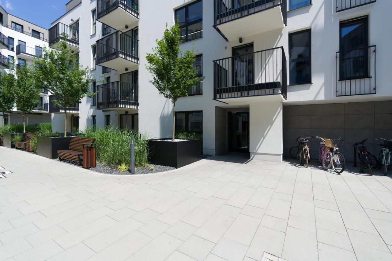Esencja Apartments With Free Parking Garbary 104 By Noclegi Renters Poznań Esterno foto