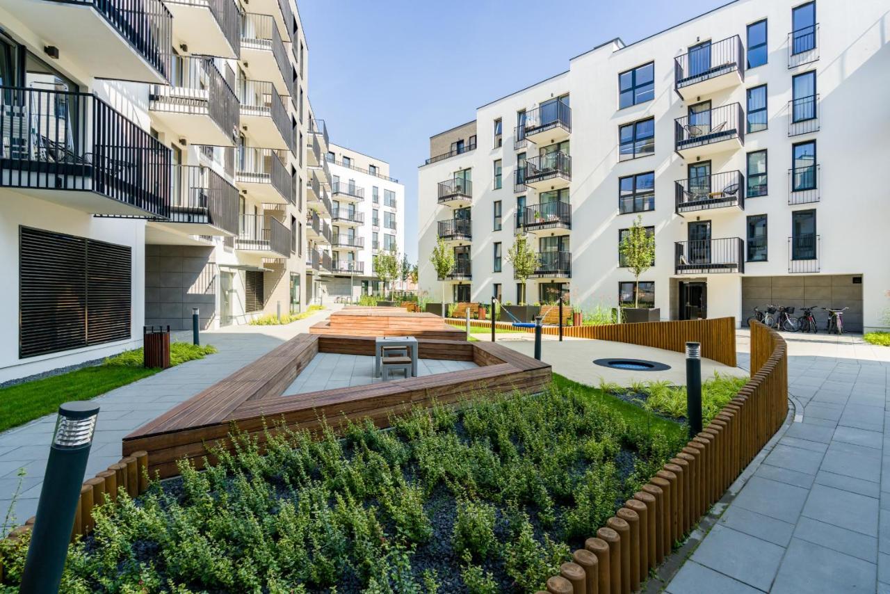 Esencja Apartments With Free Parking Garbary 104 By Noclegi Renters Poznań Esterno foto