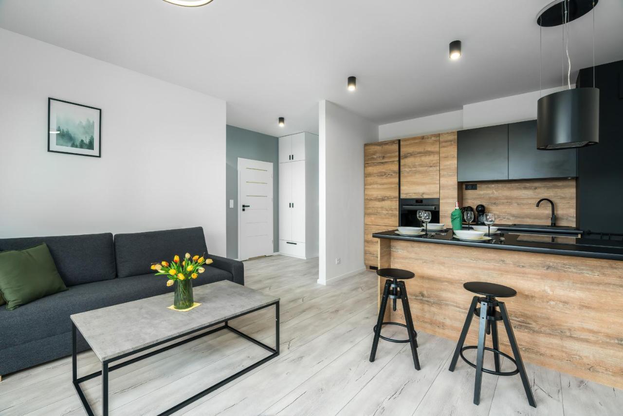 Esencja Apartments With Free Parking Garbary 104 By Noclegi Renters Poznań Esterno foto