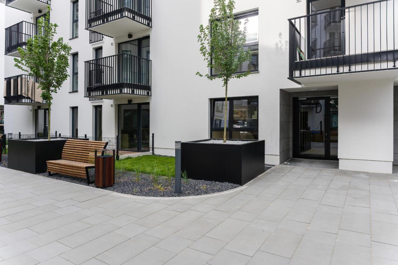 Esencja Apartments With Free Parking Garbary 104 By Noclegi Renters Poznań Esterno foto