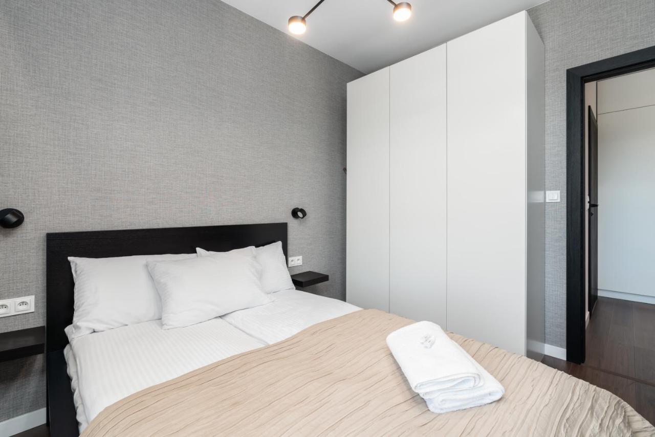 Esencja Apartments With Free Parking Garbary 104 By Noclegi Renters Poznań Esterno foto