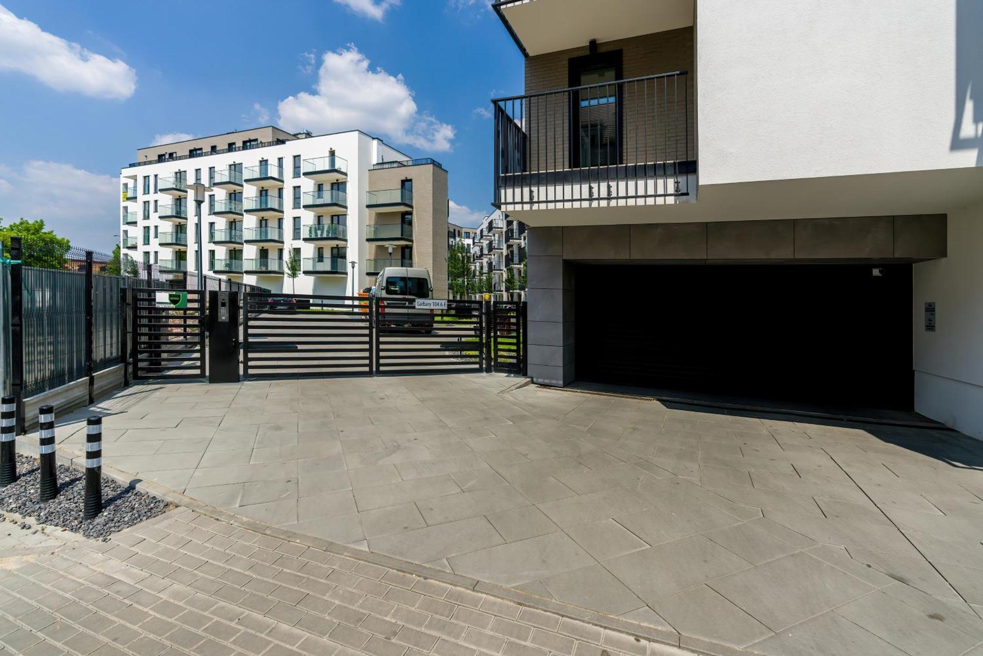 Esencja Apartments With Free Parking Garbary 104 By Noclegi Renters Poznań Esterno foto