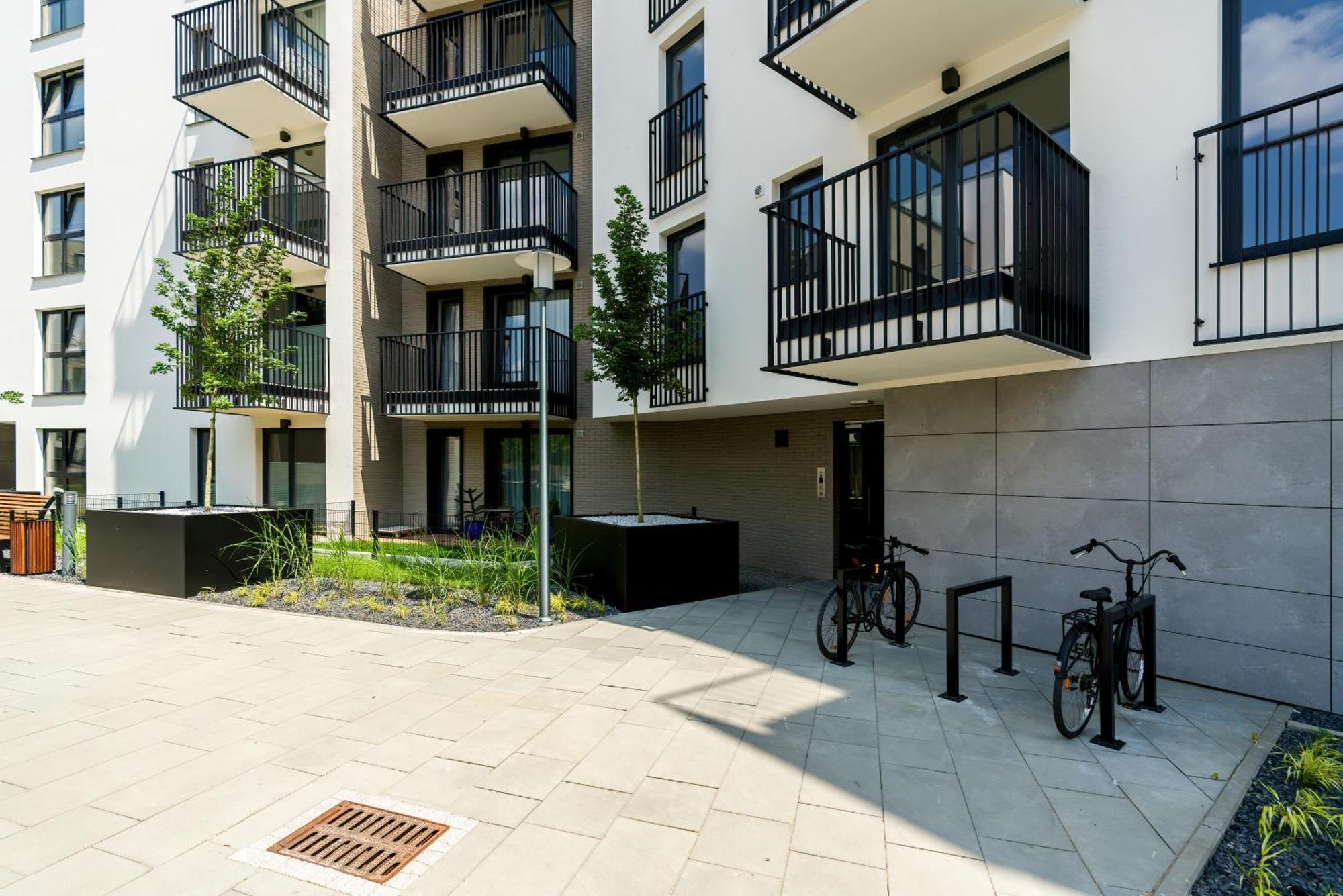 Esencja Apartments With Free Parking Garbary 104 By Noclegi Renters Poznań Esterno foto
