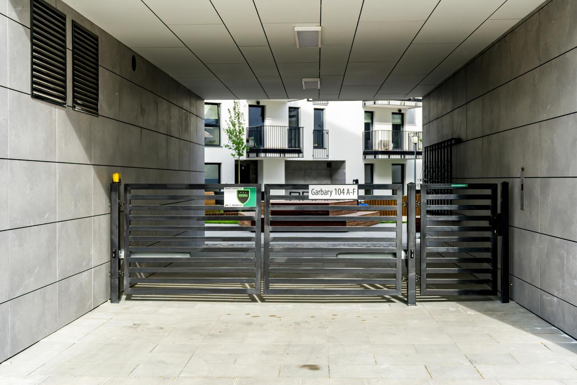 Esencja Apartments With Free Parking Garbary 104 By Noclegi Renters Poznań Esterno foto