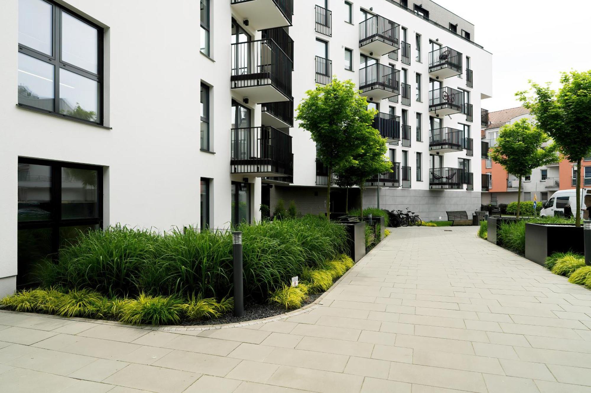 Esencja Apartments With Free Parking Garbary 104 By Noclegi Renters Poznań Esterno foto